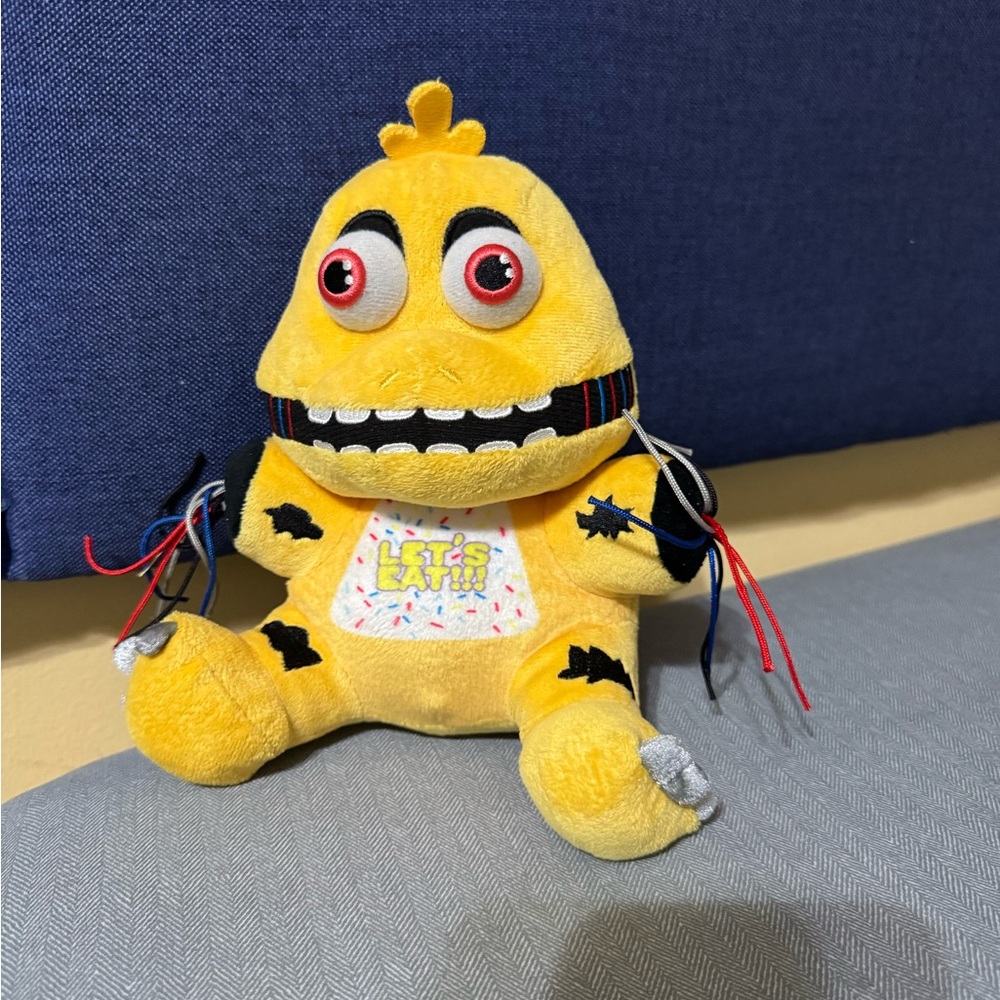 Five nights at freddy’s withered Chica 7” plush